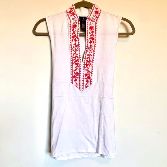 I.N.C. White Sleevless knit with Embroidered Collar SIZE M - Picture 4 of 7